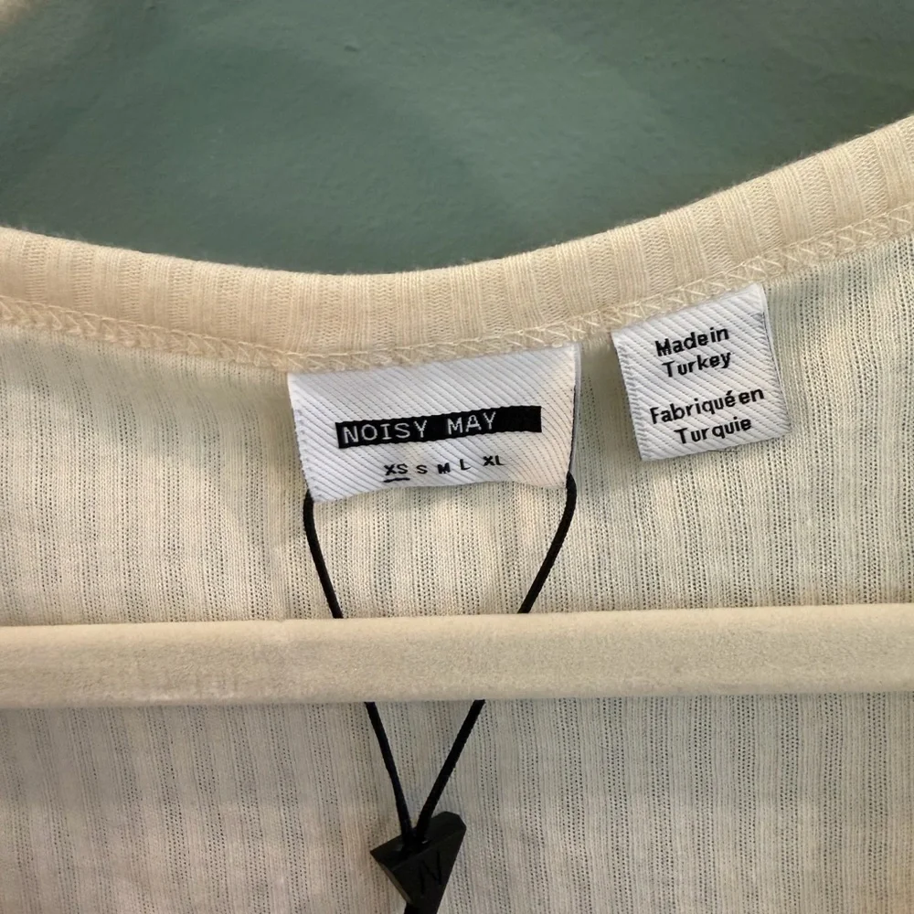 Cream Ribbed V-Neck Button-Up Top - Picture 2 of 3